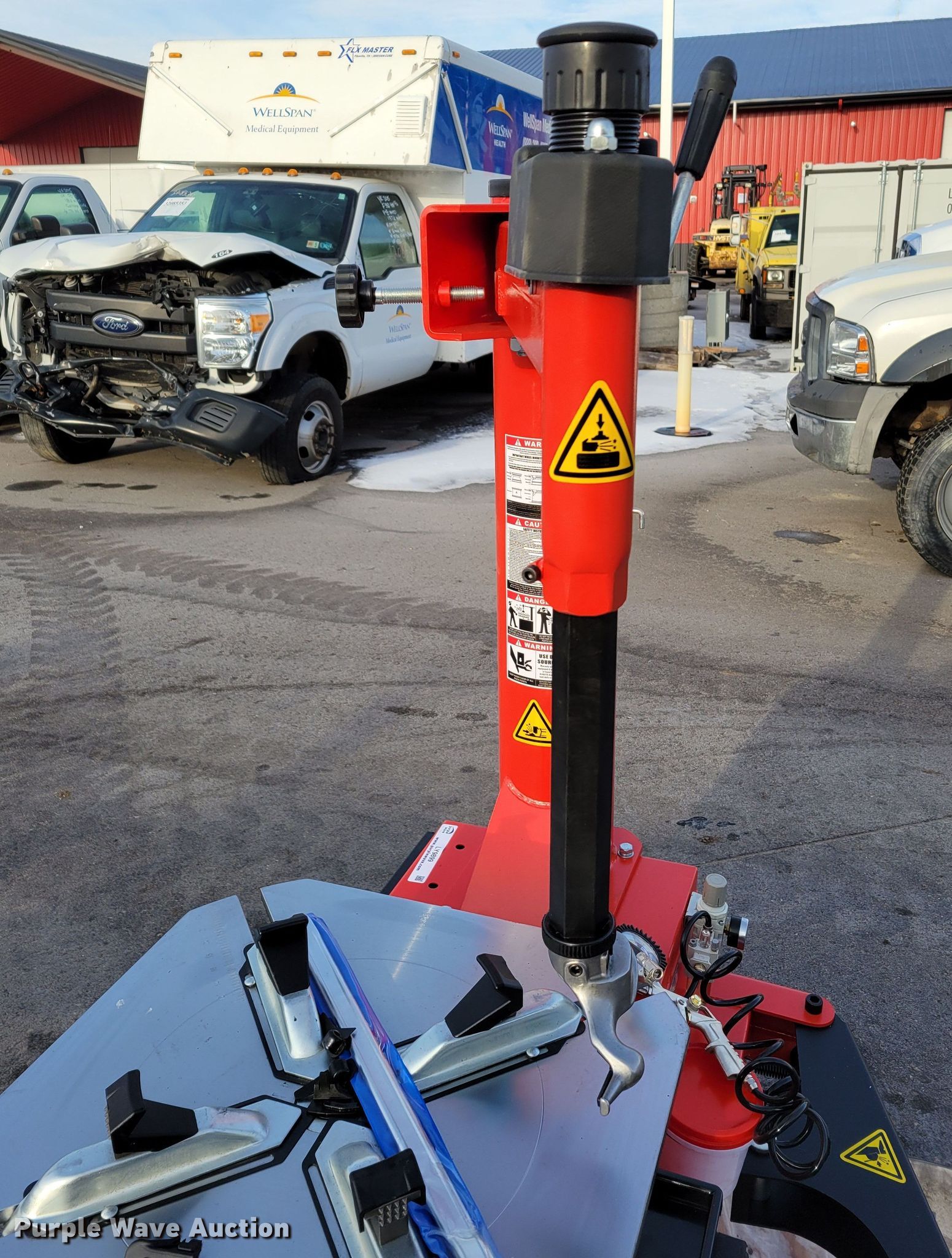 2022 Tyre Changer TC24 tire machine in Waterloo, NE Item LY9899 sold