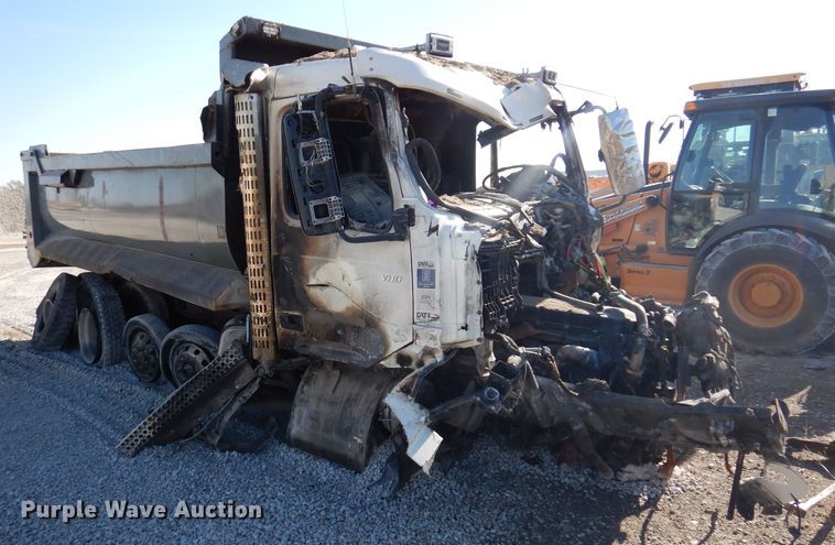 image for item DK2041 2020 Volvo VHD  dump truck