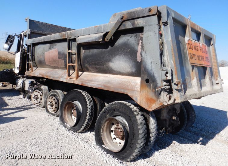 image for item DK2041 2020 Volvo VHD  dump truck