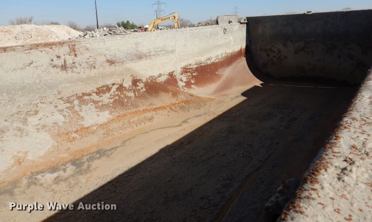 image for item DK2041 2020 Volvo VHD  dump truck