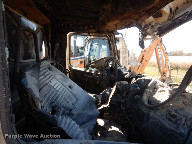 image for item DK2041 2020 Volvo VHD  dump truck