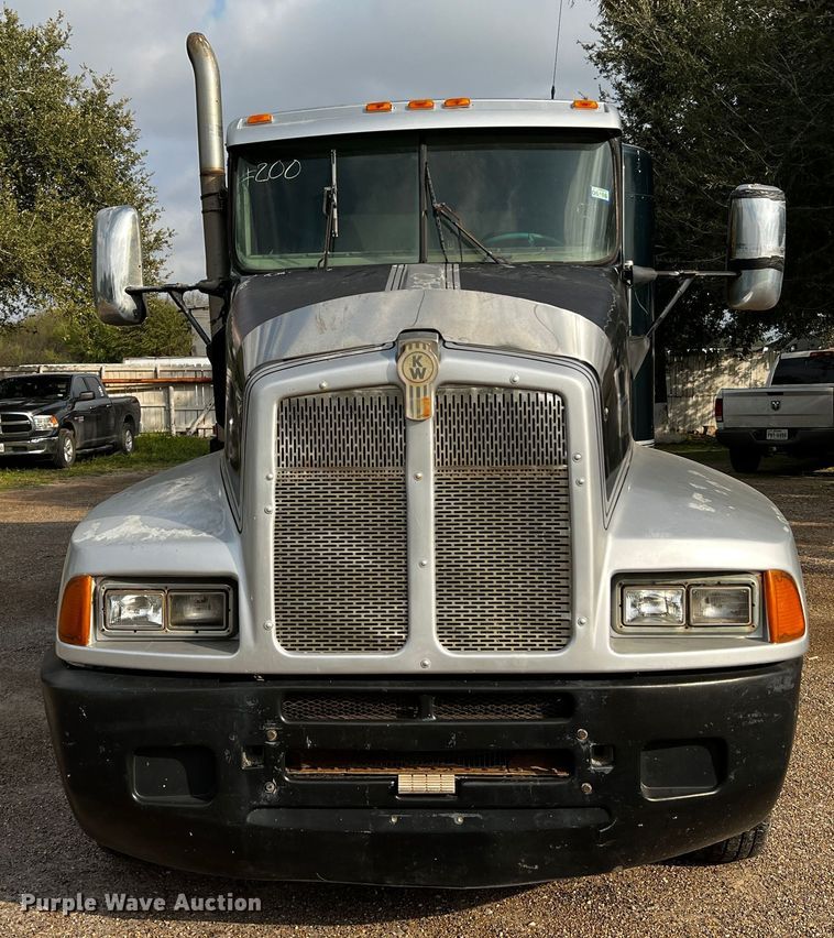 image for item DQ1946 1992 Kenworth T660  dump truck