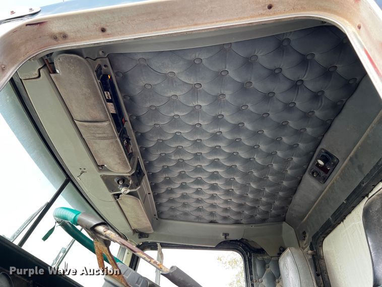 image for item DQ1946 1992 Kenworth T660  dump truck