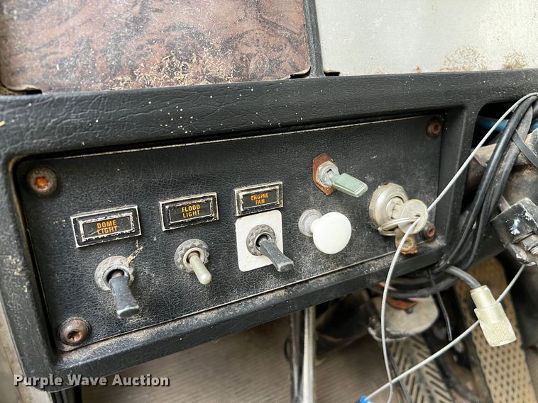 image for item DQ1946 1992 Kenworth T660  dump truck