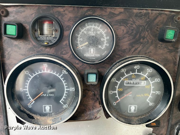 image for item DQ1946 1992 Kenworth T660  dump truck