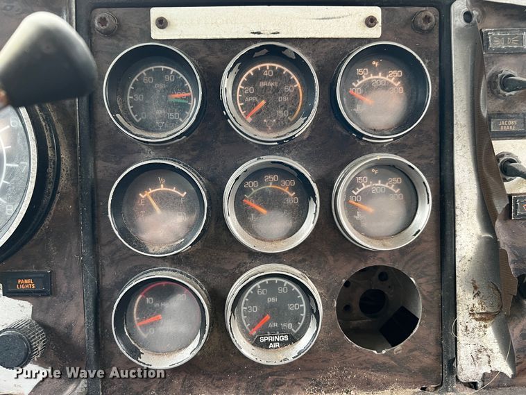 image for item DQ1946 1992 Kenworth T660  dump truck