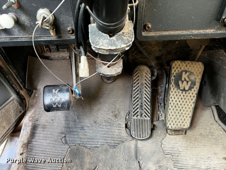 image for item DQ1946 1992 Kenworth T660  dump truck