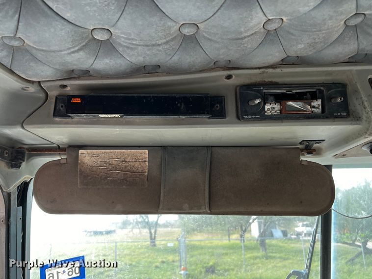 image for item DQ1946 1992 Kenworth T660  dump truck