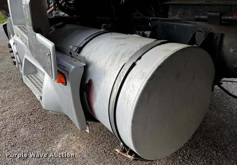 image for item DQ1946 1992 Kenworth T660  dump truck