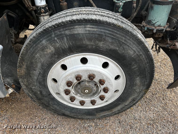 image for item DQ1946 1992 Kenworth T660  dump truck