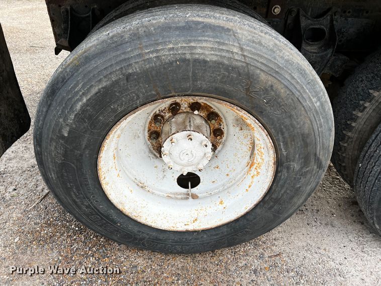 image for item DQ1946 1992 Kenworth T660  dump truck