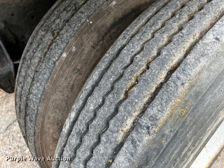 image for item DQ1946 1992 Kenworth T660  dump truck