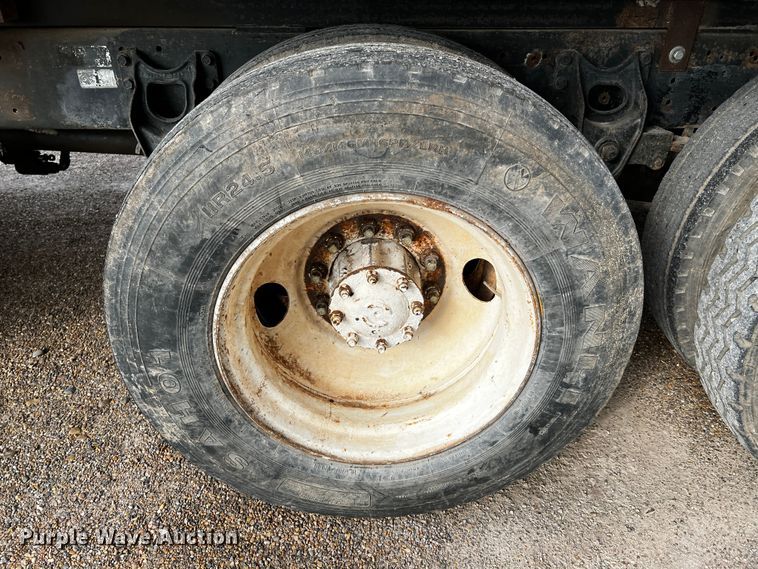 image for item DQ1946 1992 Kenworth T660  dump truck