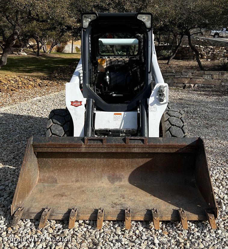 image for item DQ1947 2016 Bobcat S740  skid steer loader