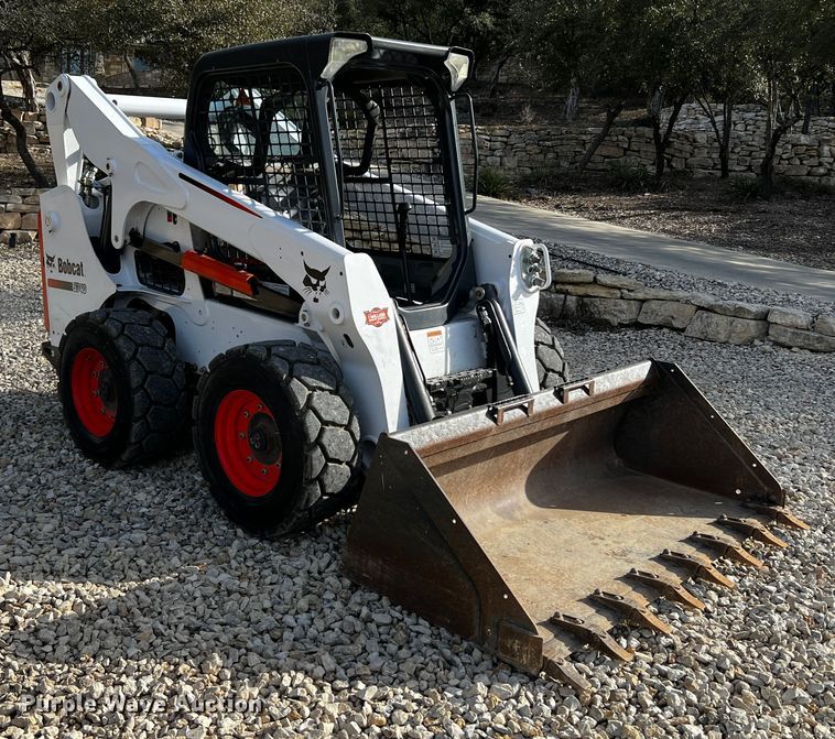 image for item DQ1947 2016 Bobcat S740  skid steer loader
