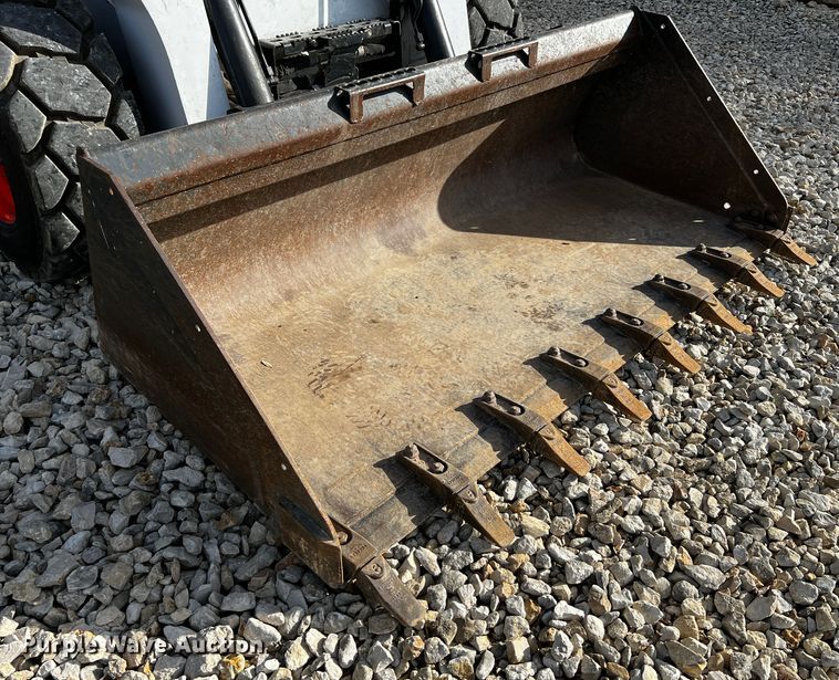 image for item DQ1947 2016 Bobcat S740  skid steer loader