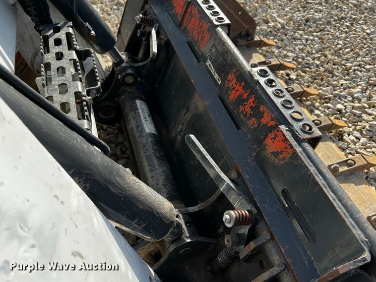 image for item DQ1947 2016 Bobcat S740  skid steer loader