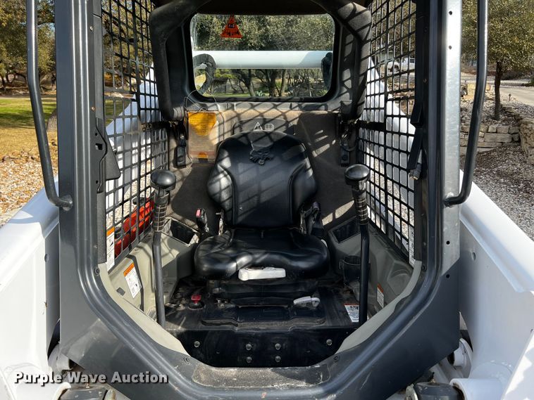 image for item DQ1947 2016 Bobcat S740  skid steer loader