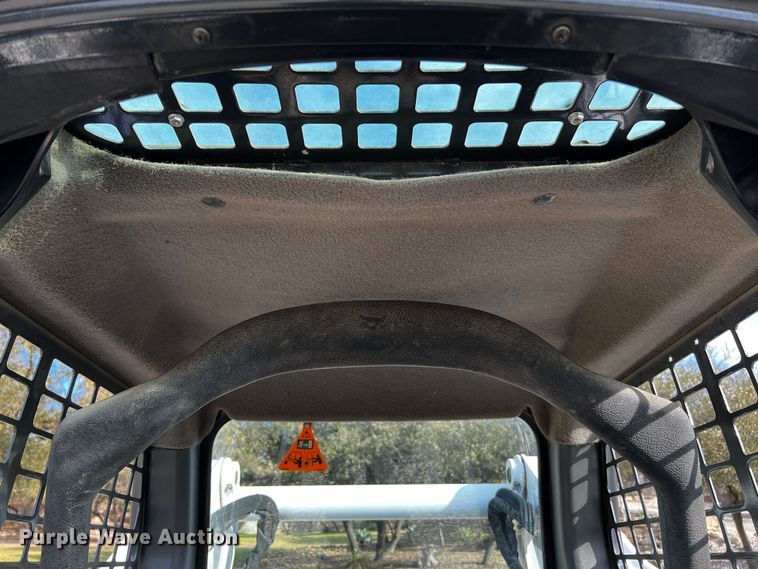 image for item DQ1947 2016 Bobcat S740  skid steer loader