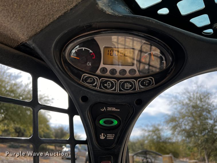 image for item DQ1947 2016 Bobcat S740  skid steer loader