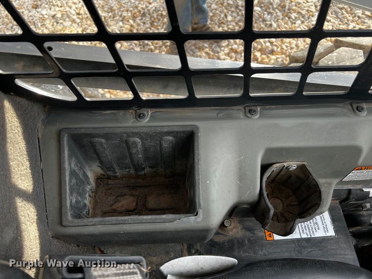 image for item DQ1947 2016 Bobcat S740  skid steer loader