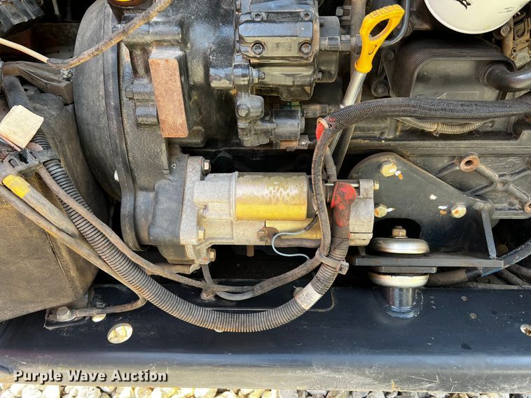 image for item DQ1947 2016 Bobcat S740  skid steer loader