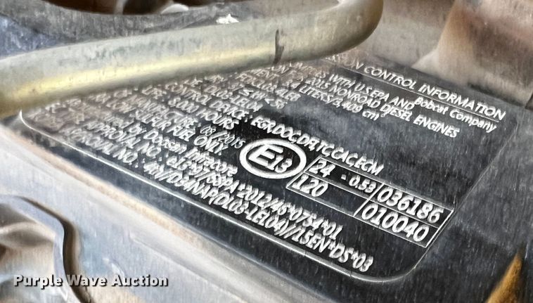 image for item DQ1947 2016 Bobcat S740  skid steer loader