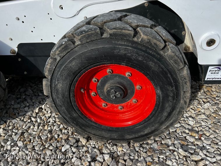 image for item DQ1947 2016 Bobcat S740  skid steer loader