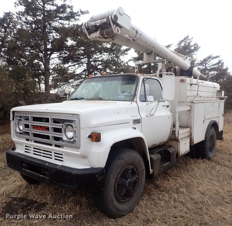 image for item DQ3898 1975 GMC 6000  bucket truck