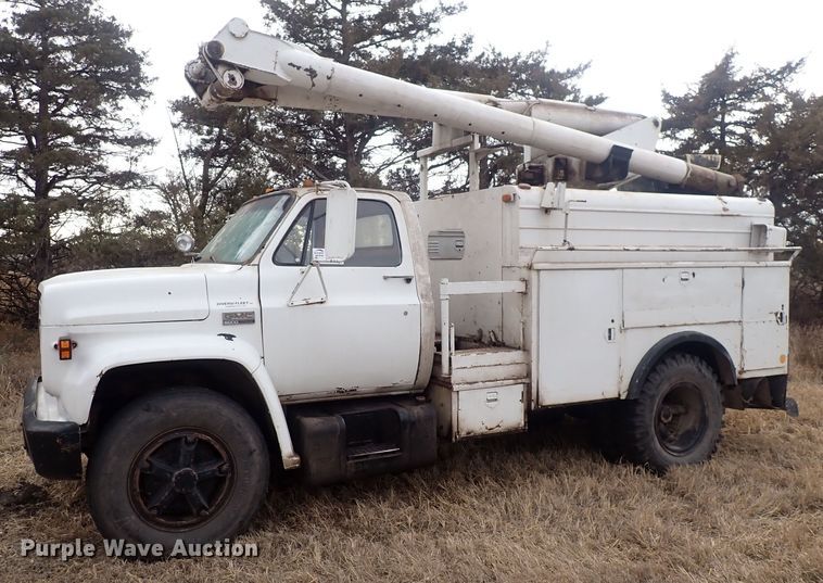 image for item DQ3898 1975 GMC 6000  bucket truck