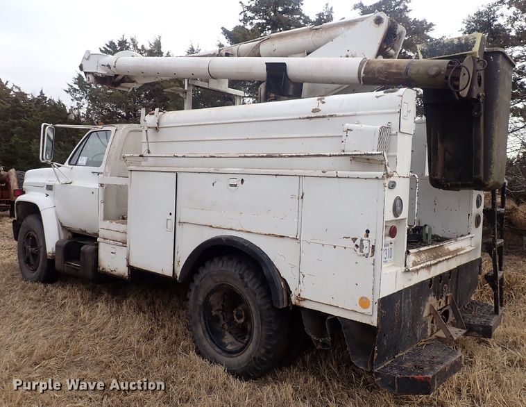 image for item DQ3898 1975 GMC 6000  bucket truck