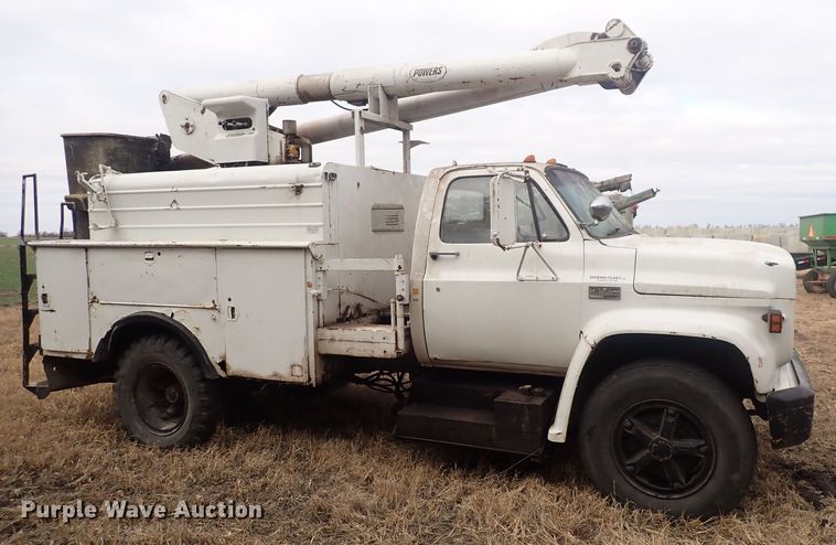 image for item DQ3898 1975 GMC 6000  bucket truck