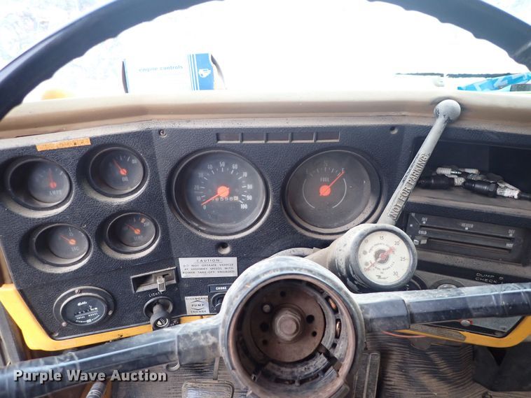 image for item DQ3898 1975 GMC 6000  bucket truck