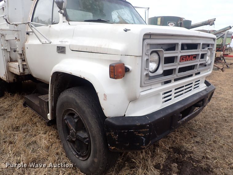 image for item DQ3898 1975 GMC 6000  bucket truck