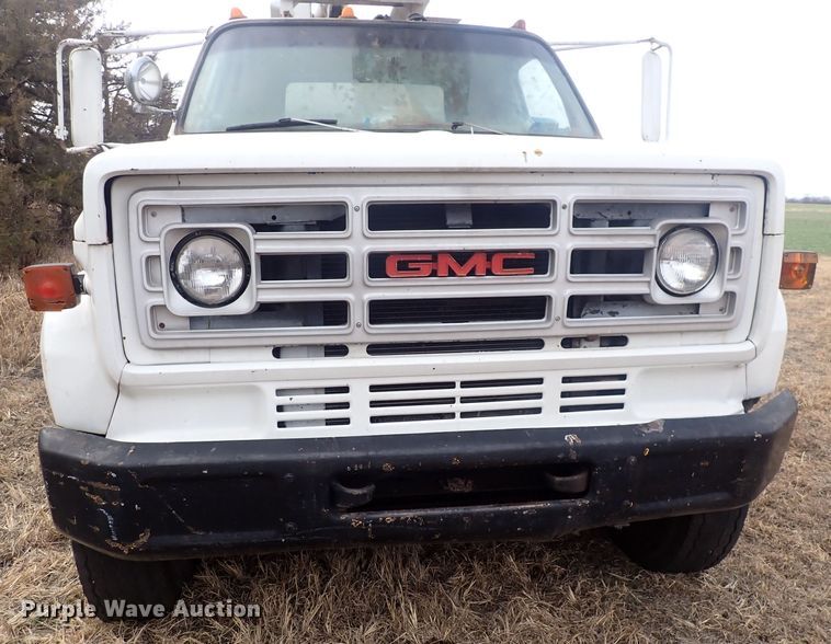 image for item DQ3898 1975 GMC 6000  bucket truck