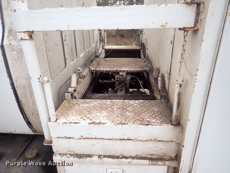 image for item DQ3898 1975 GMC 6000  bucket truck