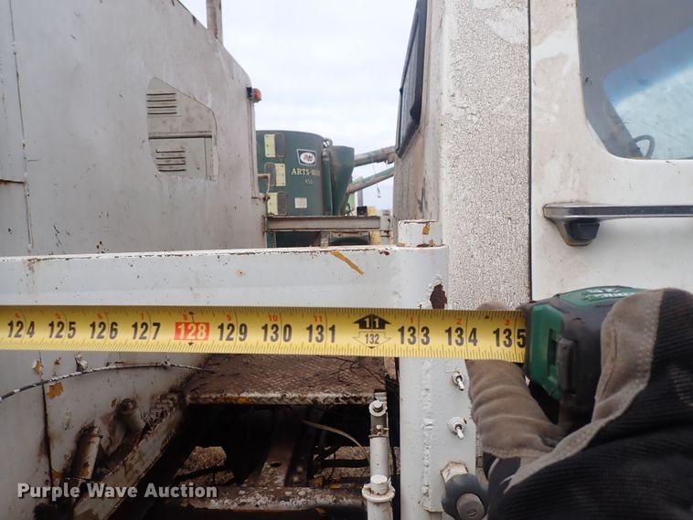 image for item DQ3898 1975 GMC 6000  bucket truck