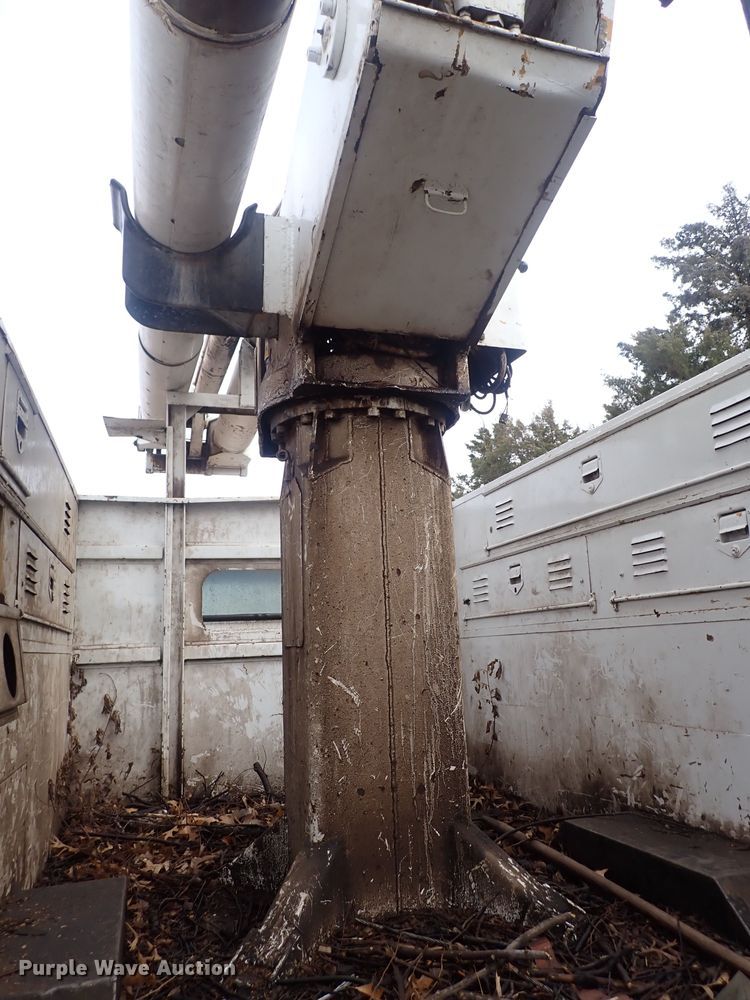 image for item DQ3898 1975 GMC 6000  bucket truck