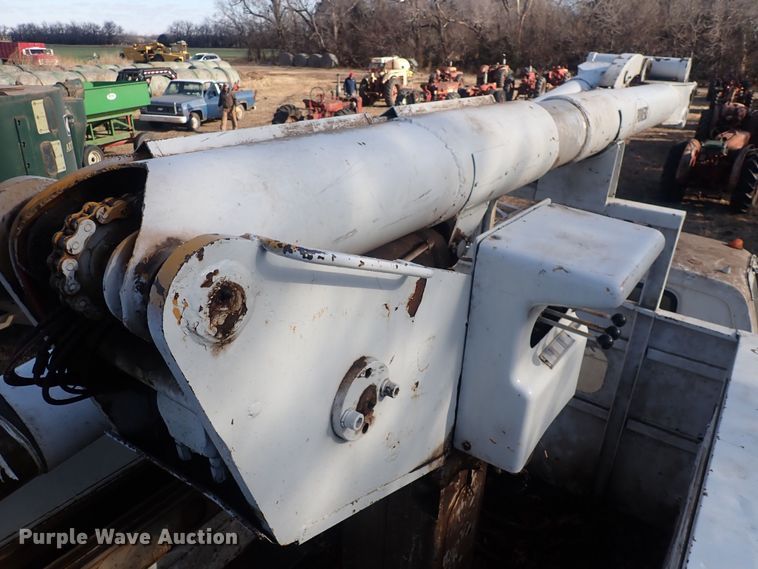 image for item DQ3898 1975 GMC 6000  bucket truck