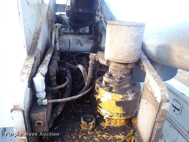 image for item DQ3898 1975 GMC 6000  bucket truck