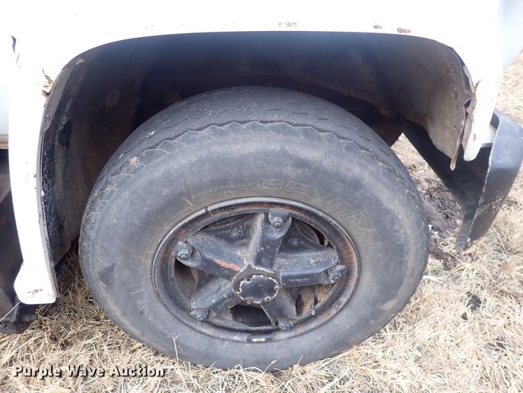 image for item DQ3898 1975 GMC 6000  bucket truck