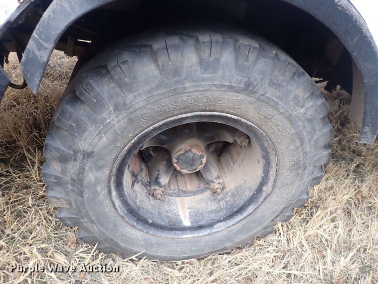 image for item DQ3898 1975 GMC 6000  bucket truck