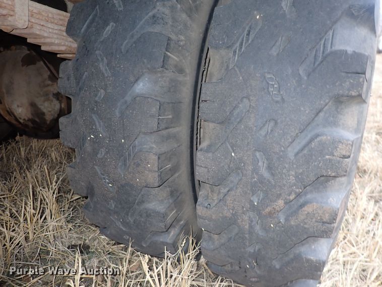 image for item DQ3898 1975 GMC 6000  bucket truck