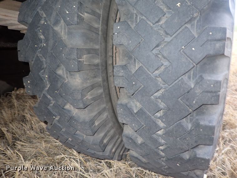 image for item DQ3898 1975 GMC 6000  bucket truck