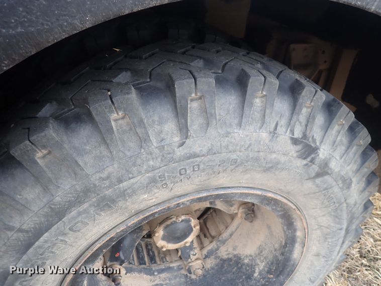 image for item DQ3898 1975 GMC 6000  bucket truck