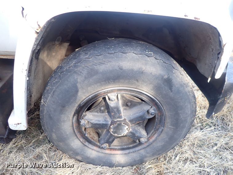 image for item DQ3898 1975 GMC 6000  bucket truck