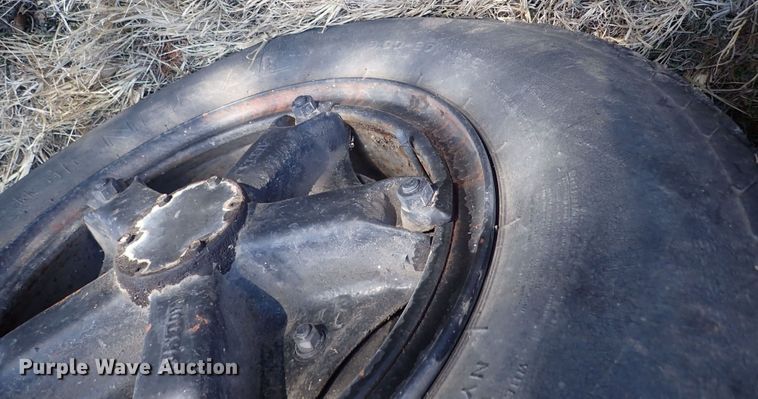 image for item DQ3898 1975 GMC 6000  bucket truck