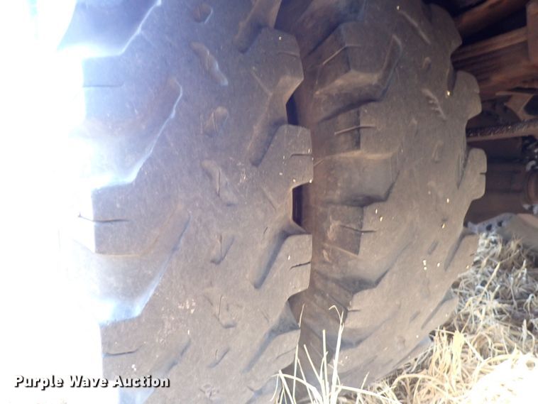 image for item DQ3898 1975 GMC 6000  bucket truck