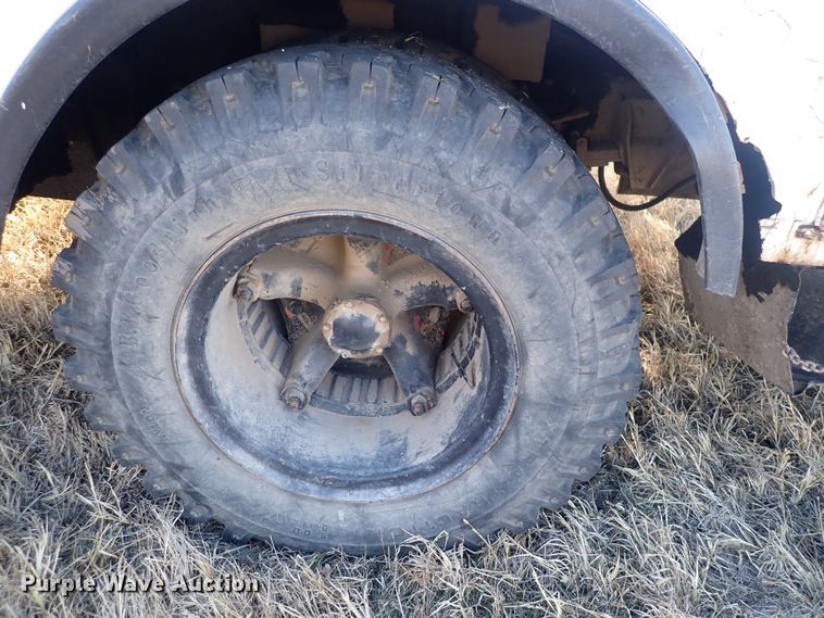 image for item DQ3898 1975 GMC 6000  bucket truck