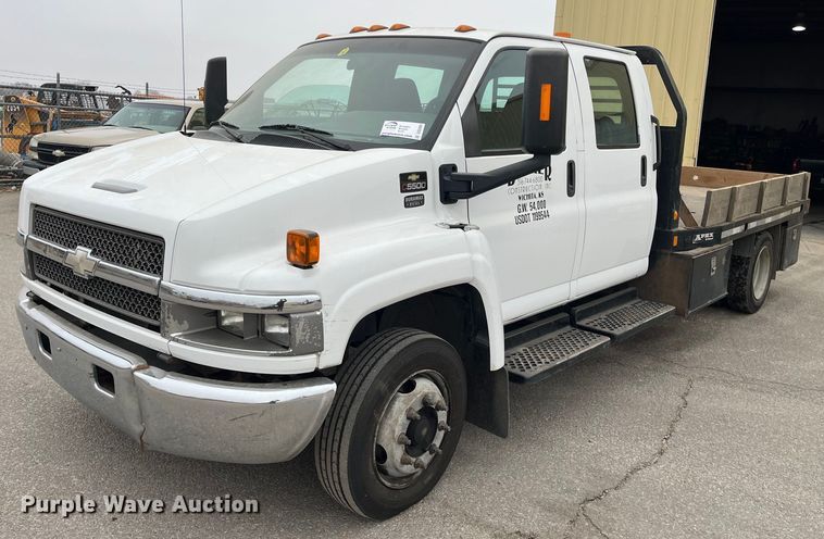 image for item DQ5060 2008 Chevrolet C5500  Crew Cab flatbed truck